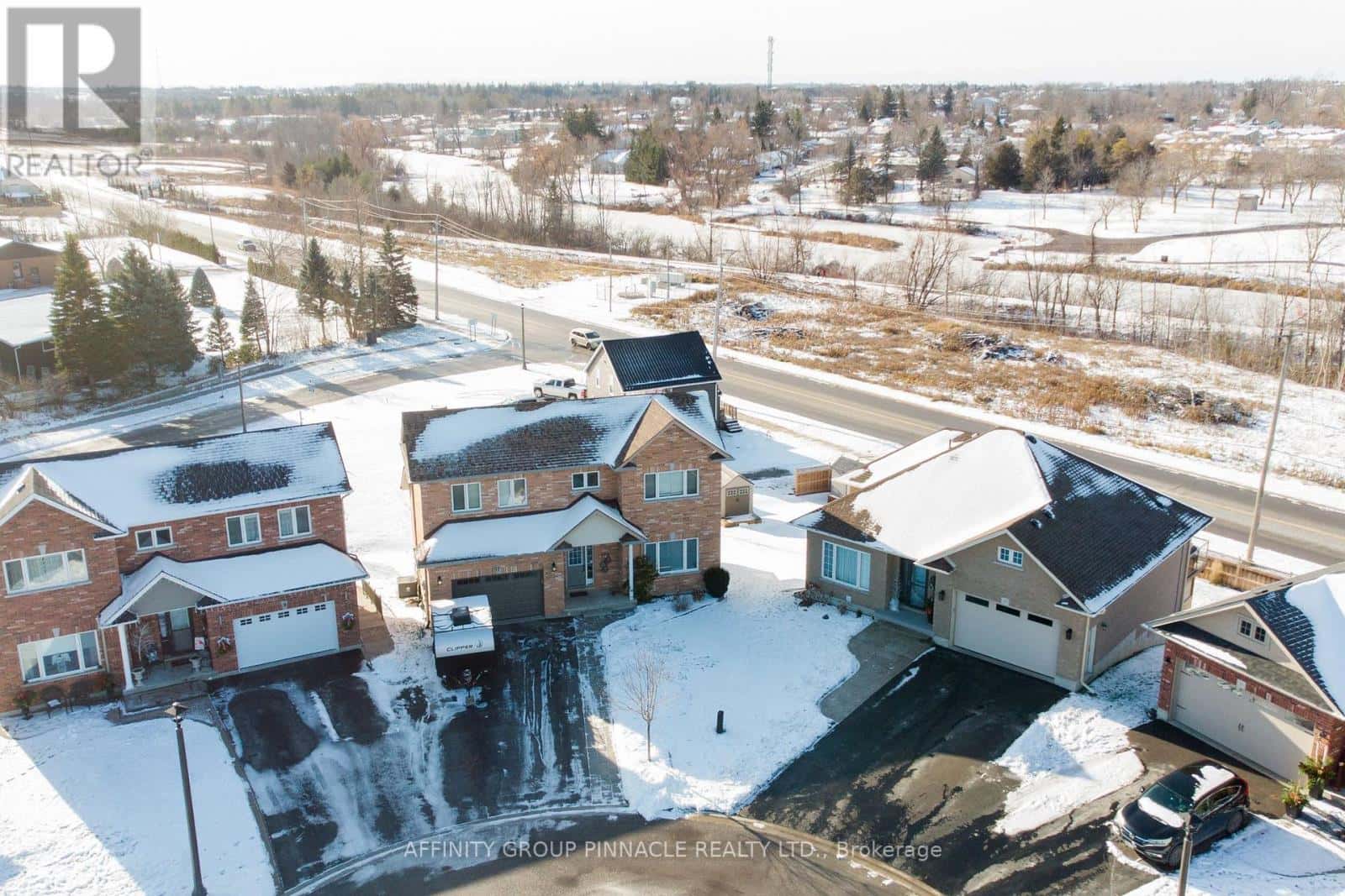 11 MOYNES COURT — Kawartha Lakes (Lindsay), Ontario - Photo 4 of 48