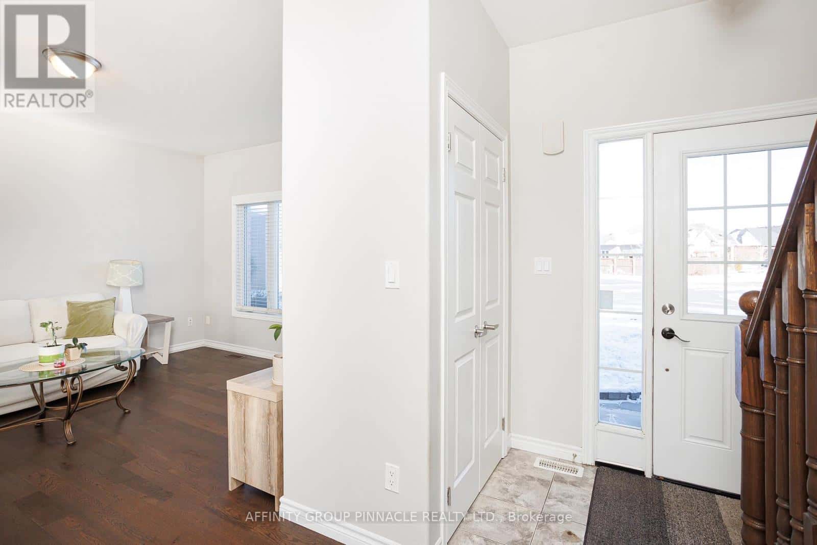 11 MOYNES COURT — Kawartha Lakes (Lindsay), Ontario - Photo 5 of 48