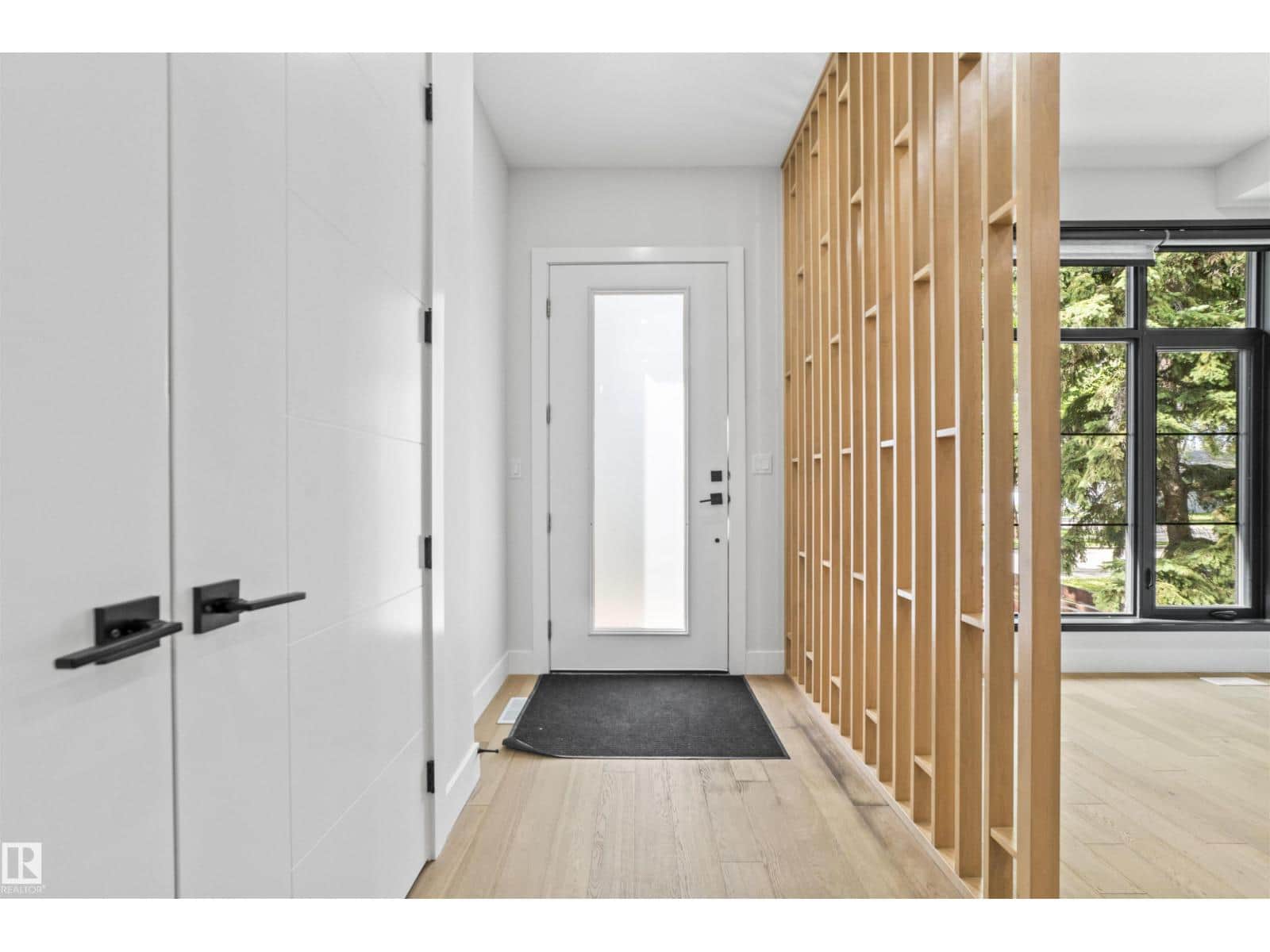 10537 136 ST NW - Photo 5 of 40, Edmonton, Alberta