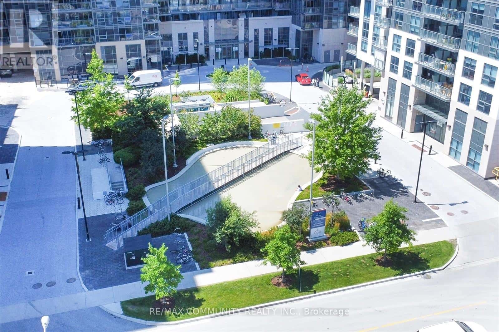 2010 - 20 MEADOWGLEN PLACE — Toronto (Woburn), Ontario - Photo 4 of 34