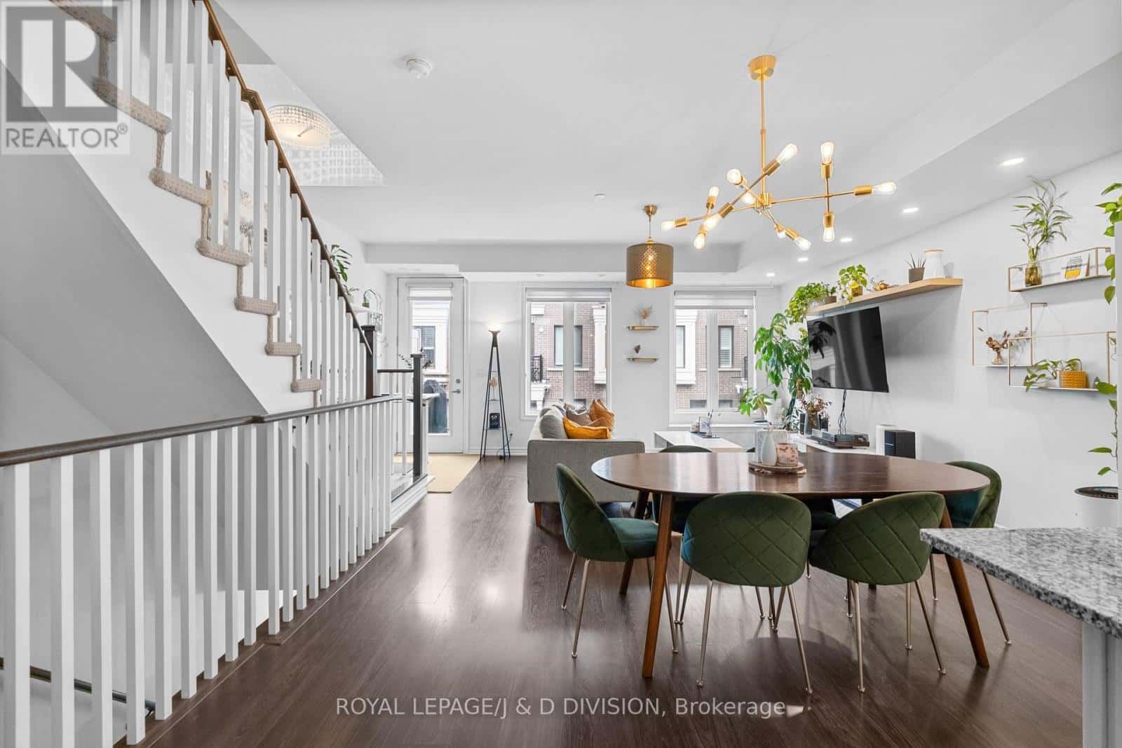 TH4 - 120 LONG BRANCH AVENUE — Toronto (Long Branch), Ontario - Photo 3 of 42