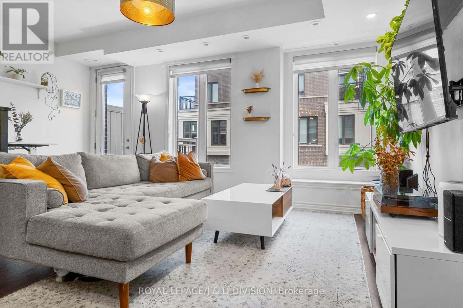 TH4 - 120 LONG BRANCH AVENUE — Toronto (Long Branch), Ontario - Photo 5 of 42