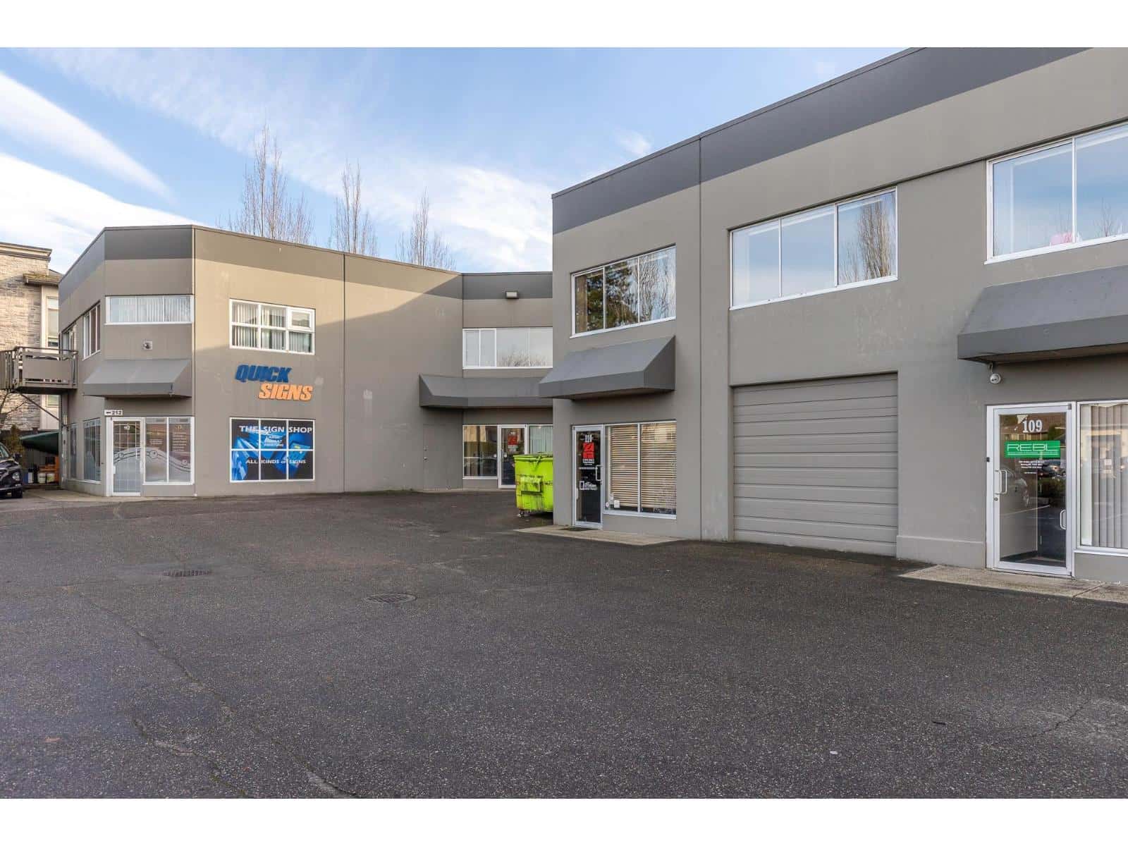 Surrey, British Columbia — Surrey, British Columbia - Photo 3 of 18