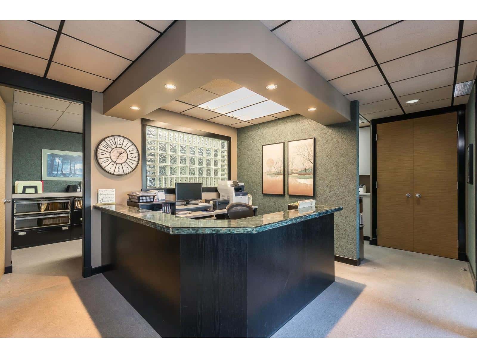 Surrey, British Columbia — Surrey, British Columbia - Photo 4 of 18