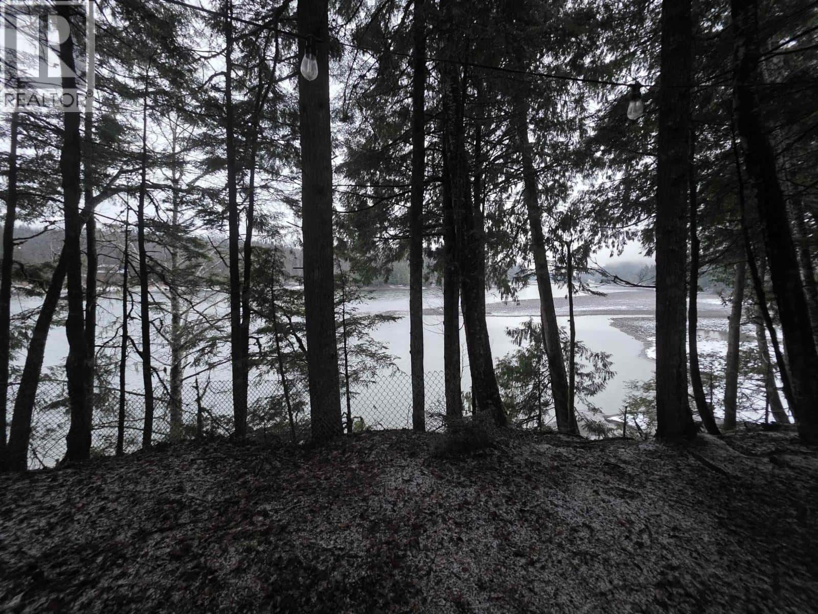 2158 GRANDVIEW DRIVE — Terrace, British Columbia - Photo 5 of 32