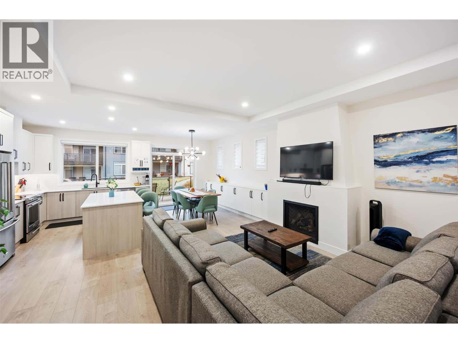 8000 VEDETTE Drive Unit# 22 — Osoyoos, British Columbia - Photo 3 of 55