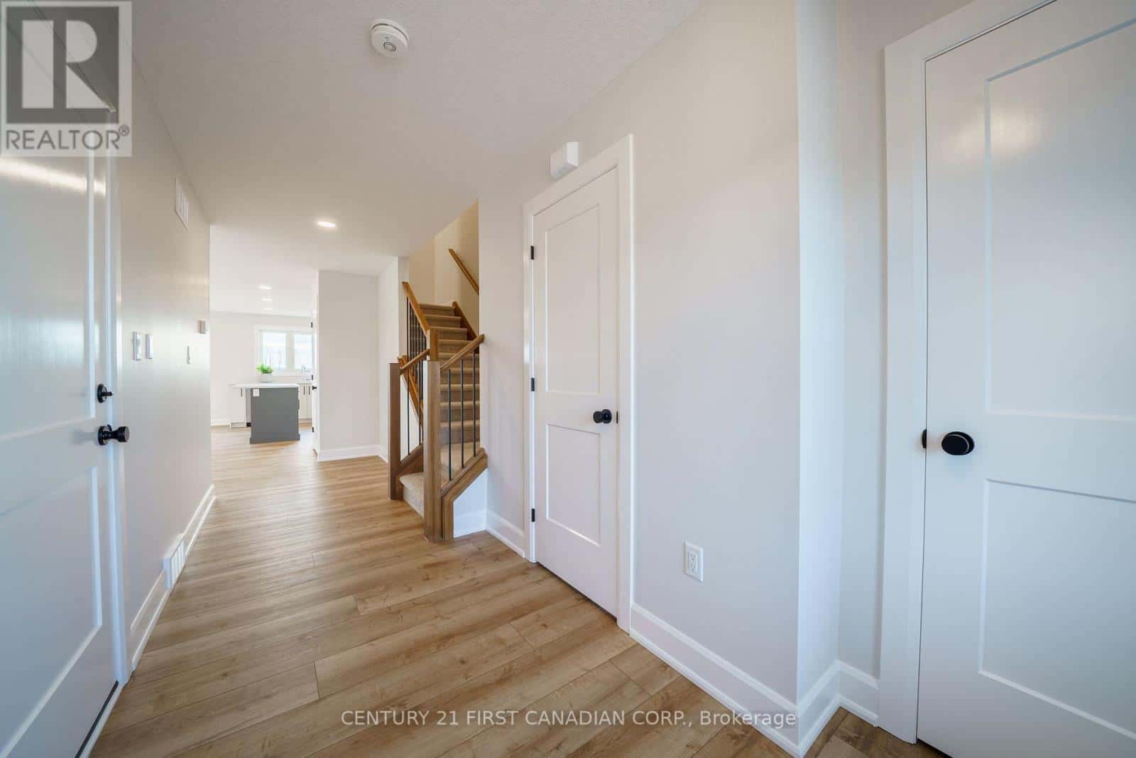 34 POSTMA CRESCENT — North Middlesex (Ailsa Craig), Ontario - Photo 4 of 27