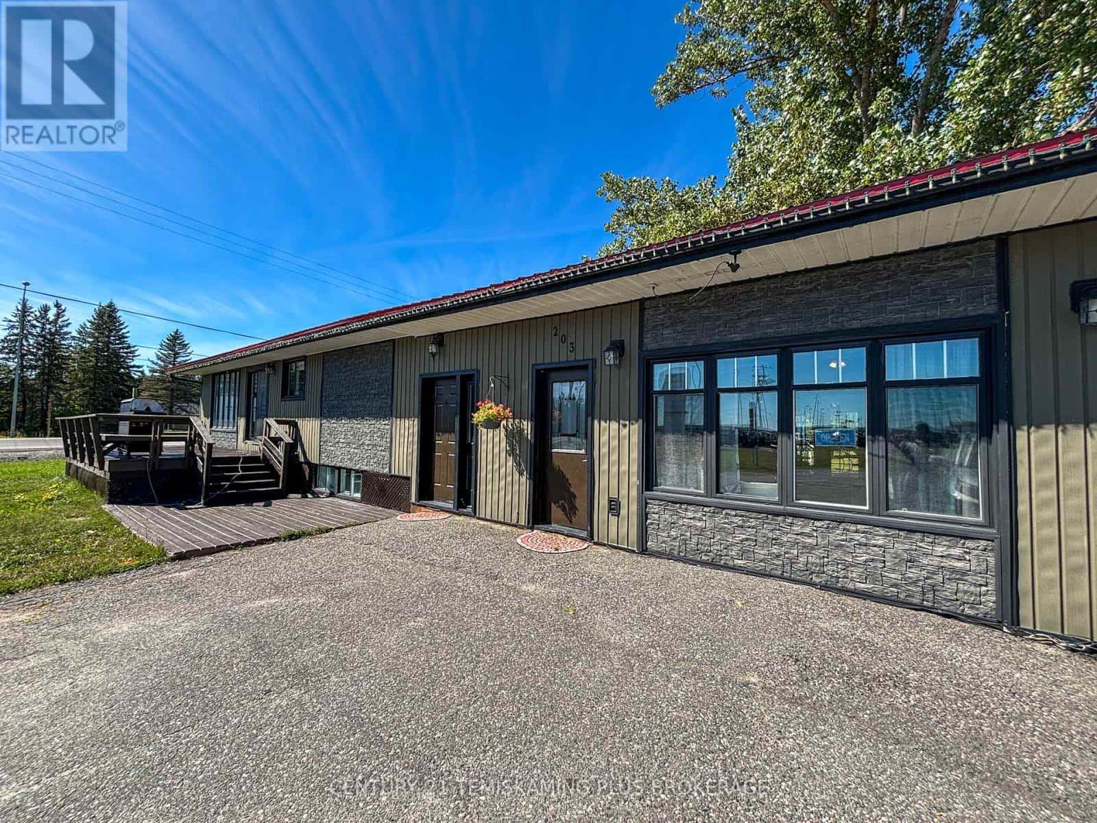 203 ROLAND ROAD — Temiskaming Shores (New Liskeard), Ontario - Photo 2 of 33