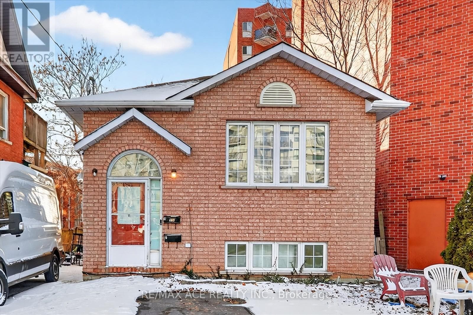 150 CENTRE STREET S — Oshawa (Central), Ontario - Main photo