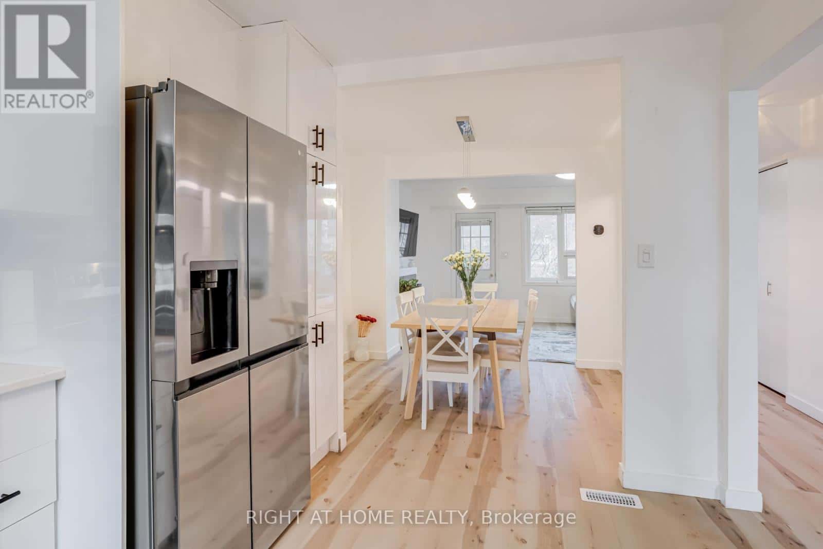 37 - 37 THE CARRIAGE WAY — Markham (Royal Orchard), Ontario - Photo 4 of 19