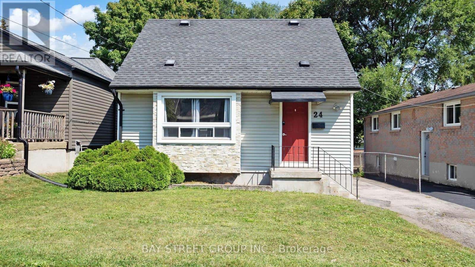 24 EMPIRE STREET — London East (East G), Ontario - Photo 3 of 50