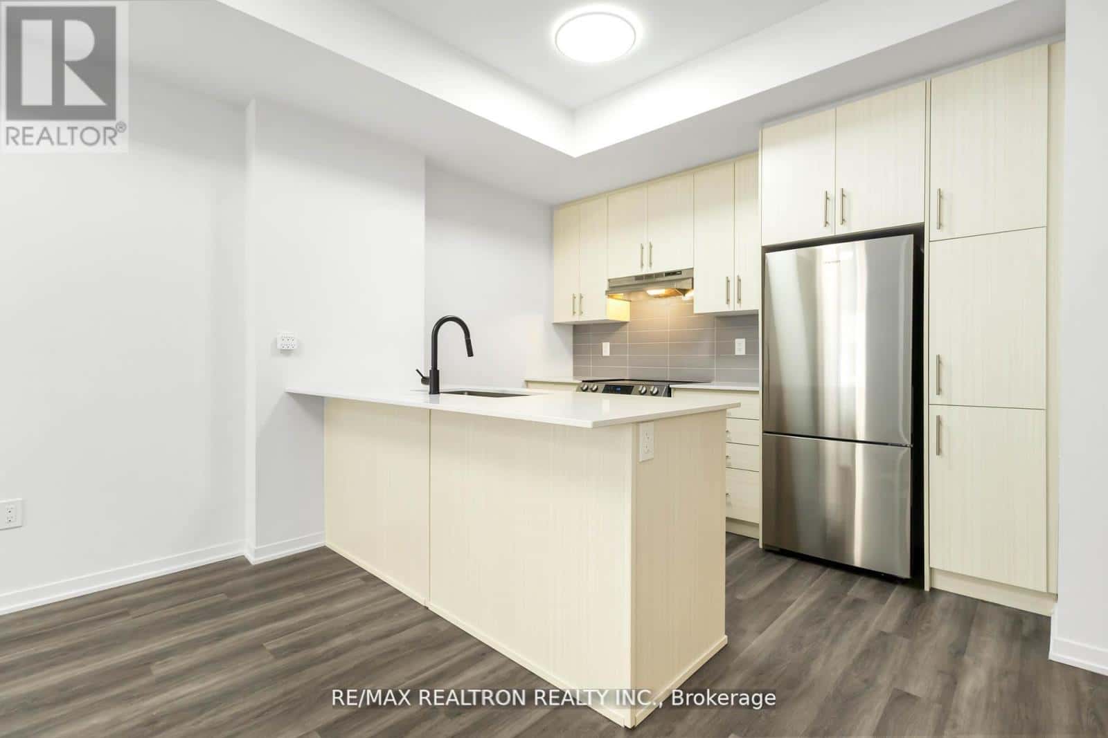 89 - 20 WILLIAM JACKSON WAY — Toronto (New Toronto), Ontario - Photo 5 of 36