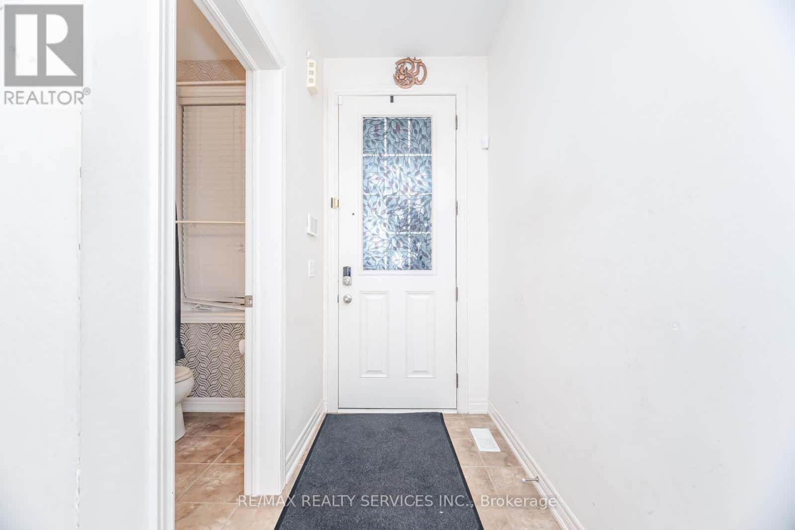 7 DUFAY ROAD — Brampton (Northwest Brampton), Ontario - Photo 3 of 37