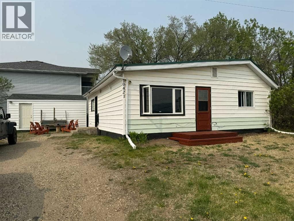 10421 89 Street — Peace River, Alberta - Main photo