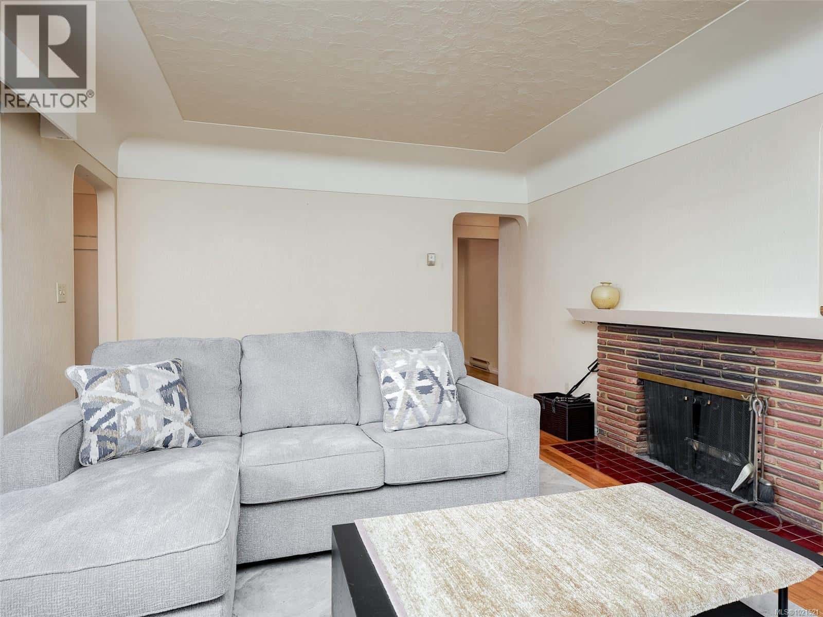 3201 Frechette St — Saanich, British Columbia - Photo 2 of 25