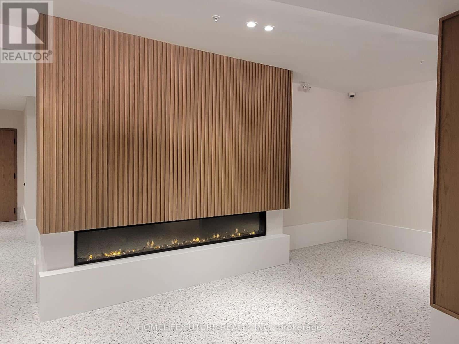 426 - 385 ARTIC RED DRIVE — Oshawa (Windfields), Ontario - Photo 4 of 18