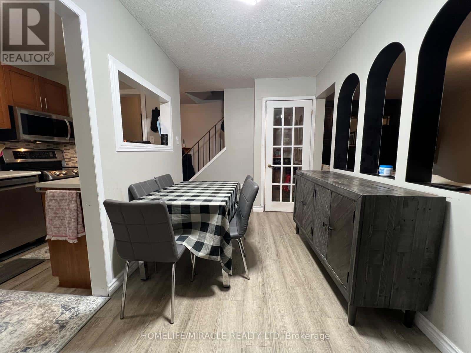 5 GLENCAIRN SQUARE — Brampton (Northgate), Ontario - Photo 4 of 10