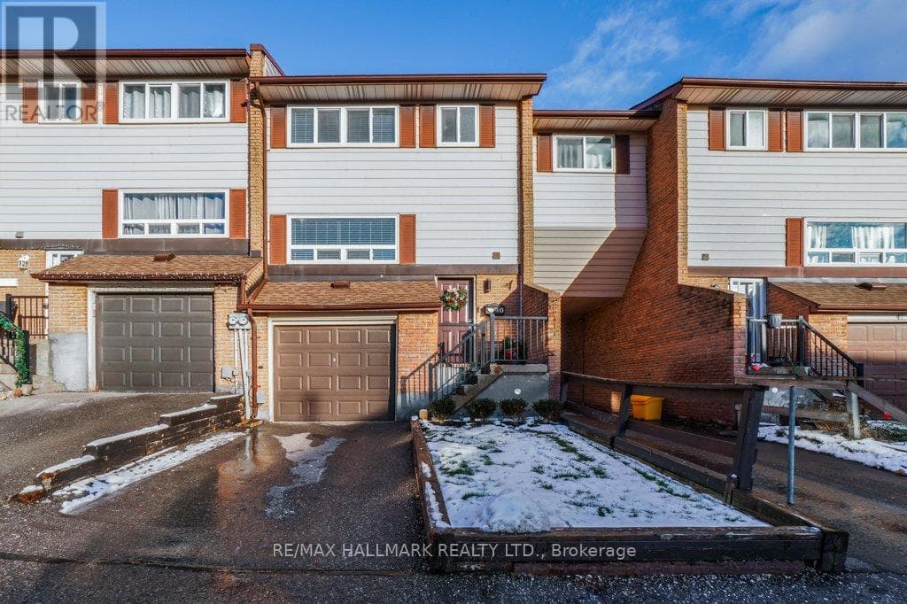 40 - 321 BLACKTHORN STREET — Oshawa (Eastdale), Ontario - Main photo