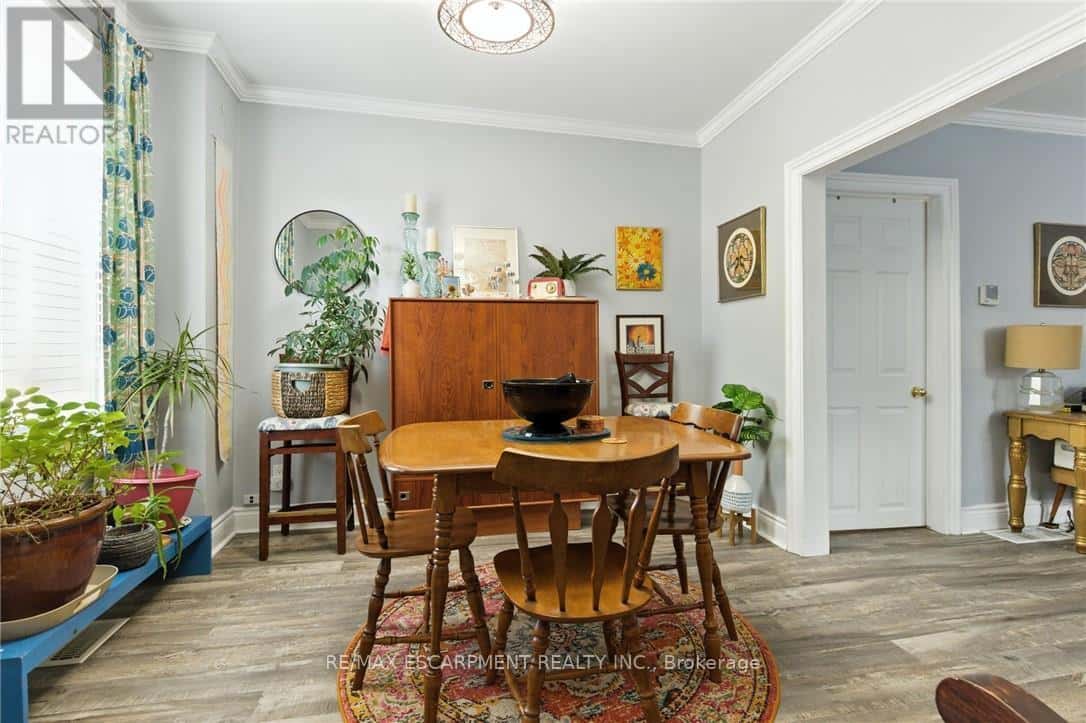 346 HUNTER STREET W — Hamilton (Kirkendall), Ontario - Photo 2 of 36