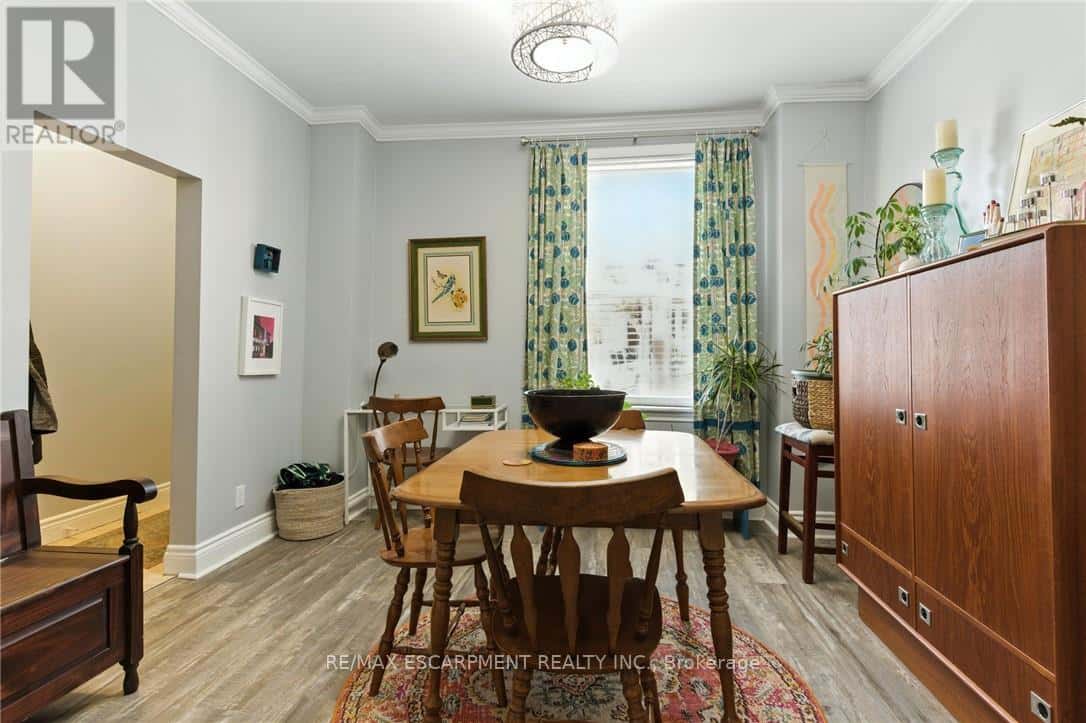 346 HUNTER STREET W — Hamilton (Kirkendall), Ontario - Photo 3 of 36