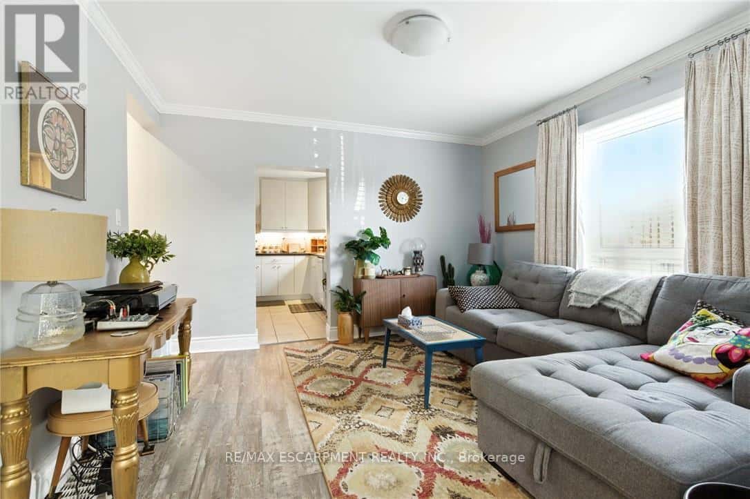 346 HUNTER STREET W — Hamilton (Kirkendall), Ontario - Photo 5 of 36