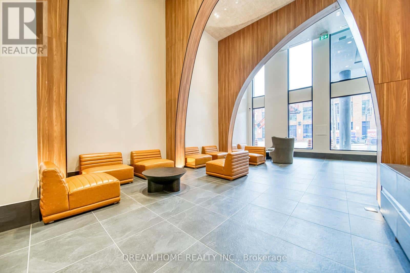 314 - 270 DUFFERIN STREET — Toronto (South Parkdale), Ontario - Photo 3 of 22