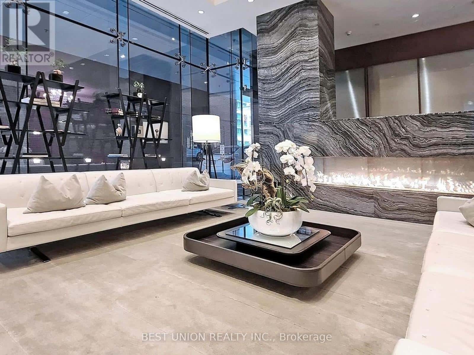 5301 - 180 UNIVERSITY AVENUE — Toronto (Bay Street Corridor), Ontario - Photo 5 of 50