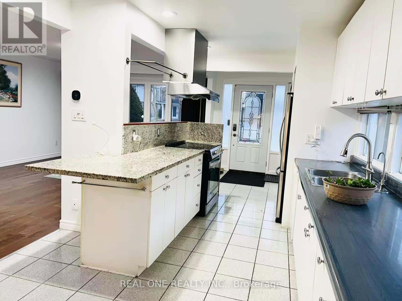 Mississauga (Erindale), Ontario — Mississauga (Erindale), Ontario - Photo 3 of 19