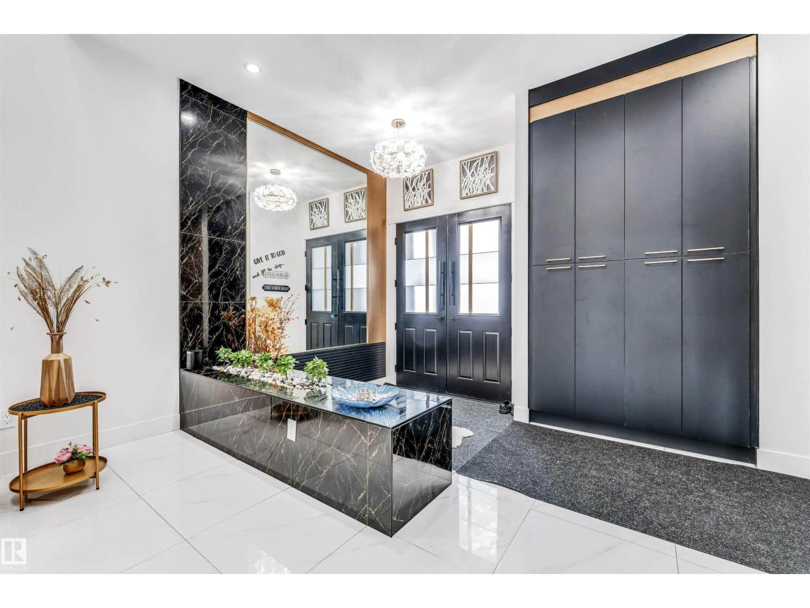 2123 18 AV NW - Photo 2 of 74, Edmonton, Alberta