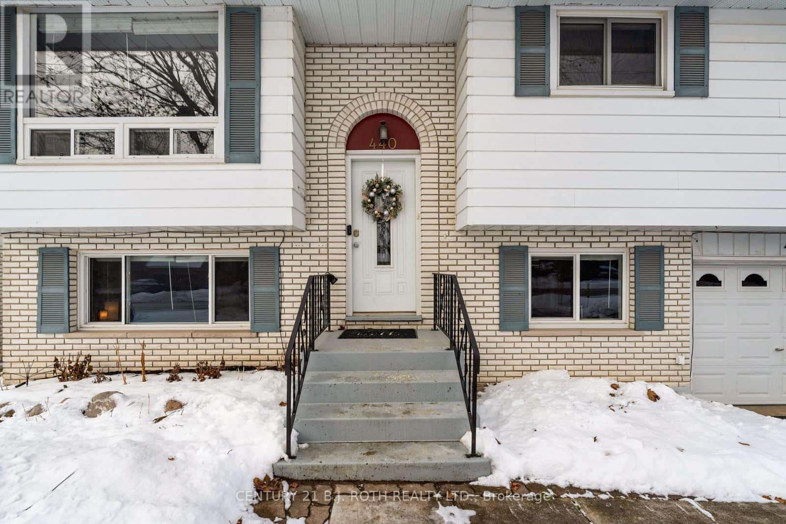 440 BARRIE ROAD — Orillia, Ontario - Photo 4 of 43