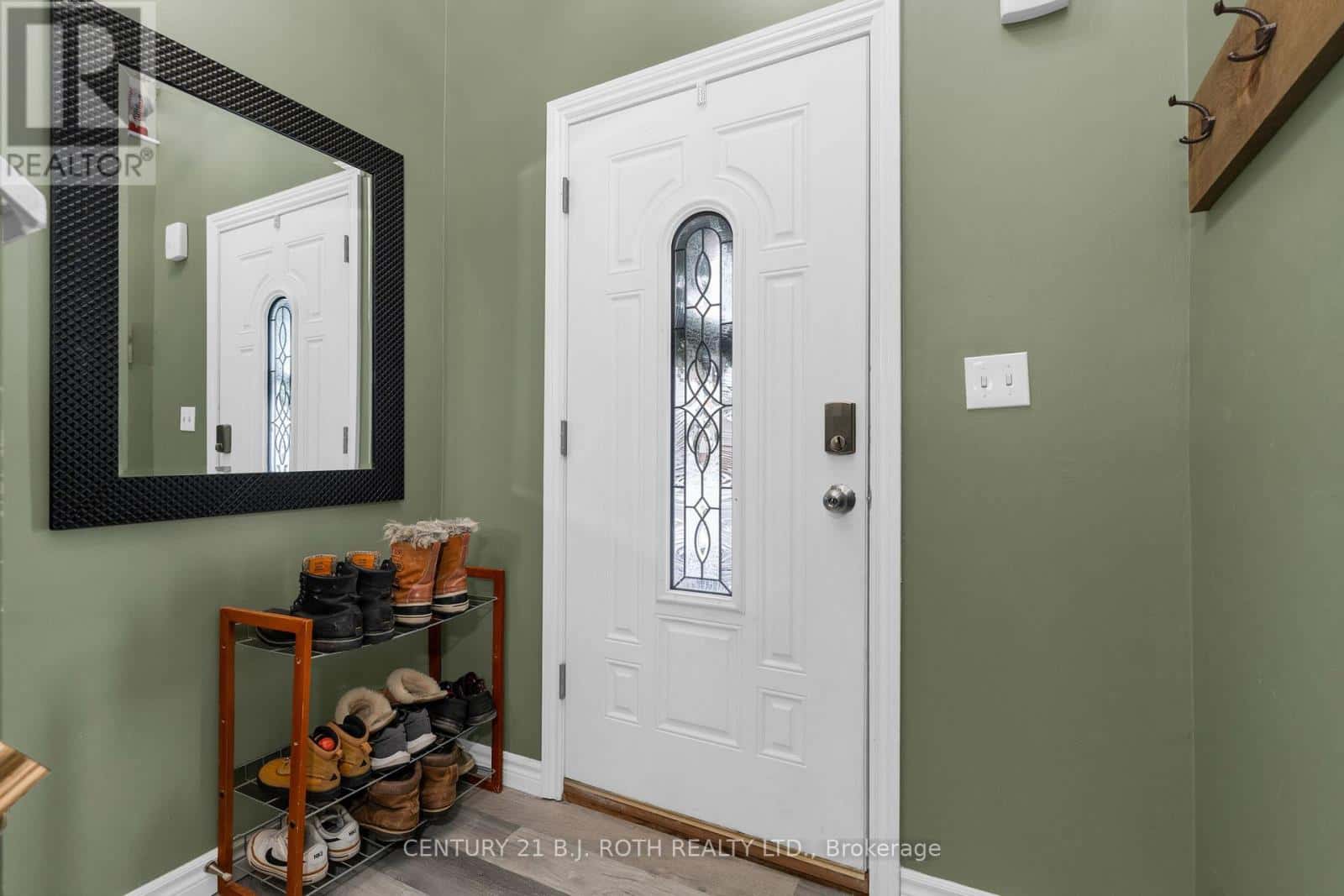 440 BARRIE ROAD — Orillia, Ontario - Photo 5 of 43