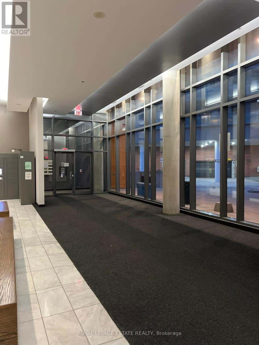 612 - 20 JOE SHUSTER WAY — Toronto (South Parkdale), Ontario - Photo 3 of 34