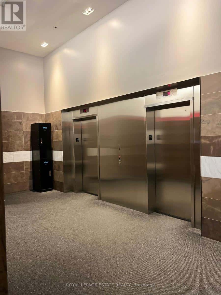 612 - 20 JOE SHUSTER WAY — Toronto (South Parkdale), Ontario - Photo 5 of 34