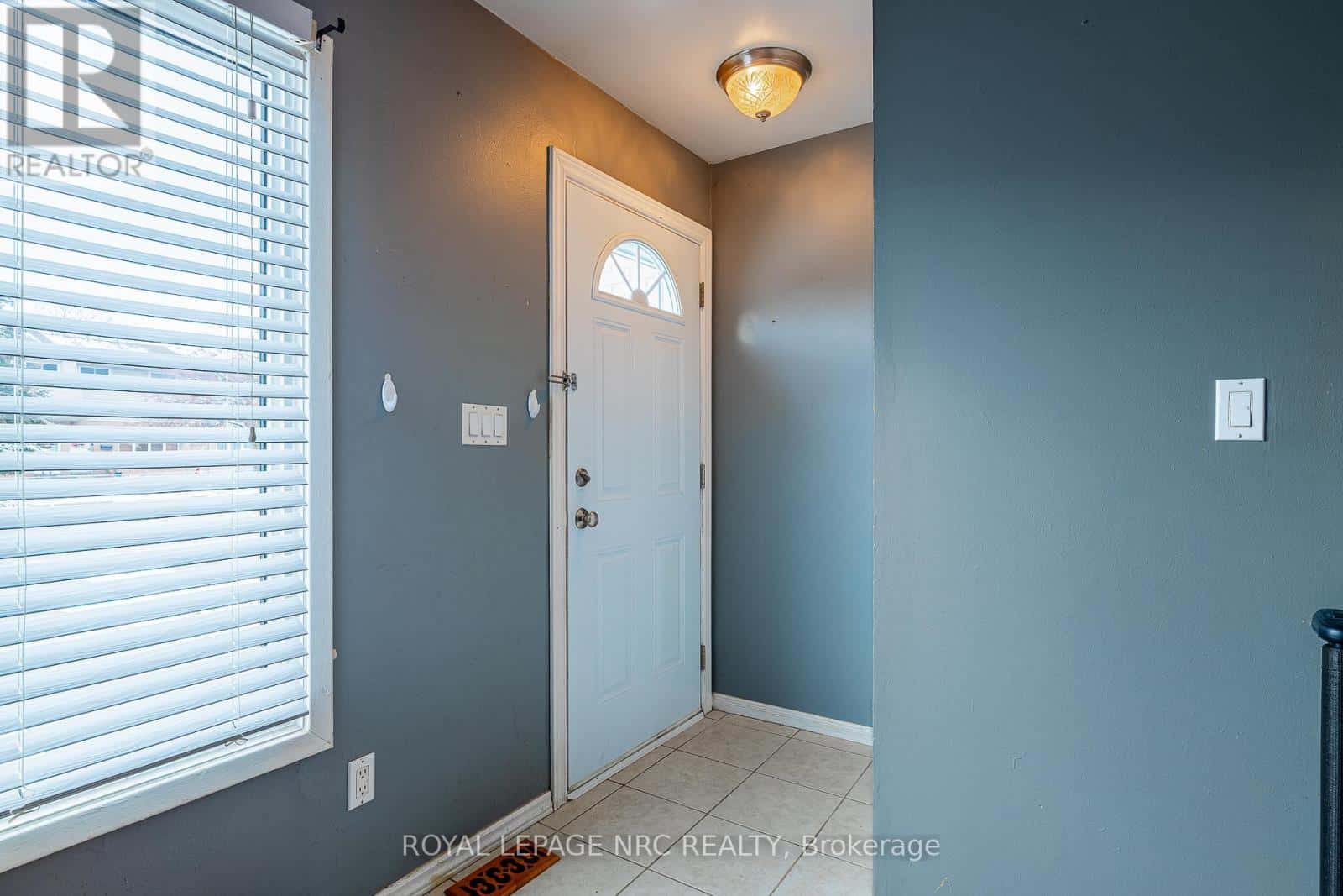 39 - 4215 MEADOWVALE DRIVE — Niagara Falls (Morrison), Ontario - Photo 2 of 31