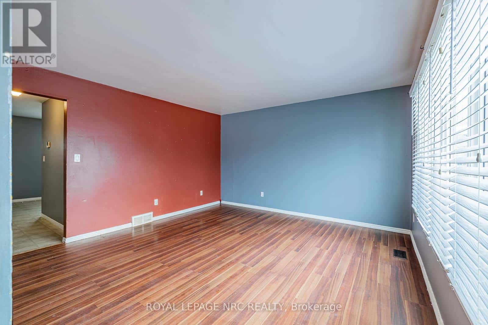 39 - 4215 MEADOWVALE DRIVE — Niagara Falls (Morrison), Ontario - Photo 3 of 31