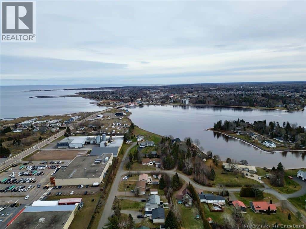 167 Dupuis Street — Shediac, New Brunswick - Photo 2 of 42