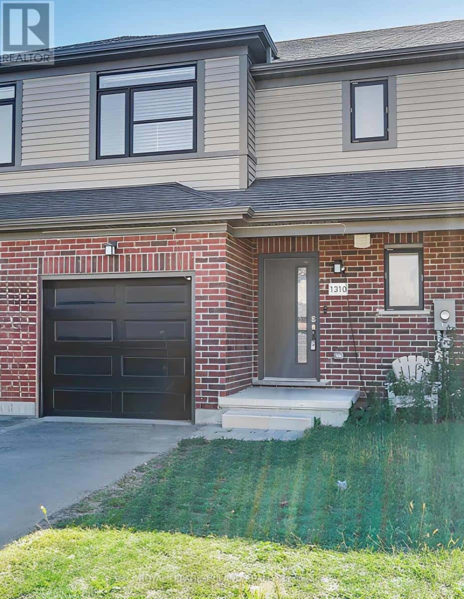 1310 MICHAEL CIRCLE — London East (East D), Ontario - Photo 2 of 28