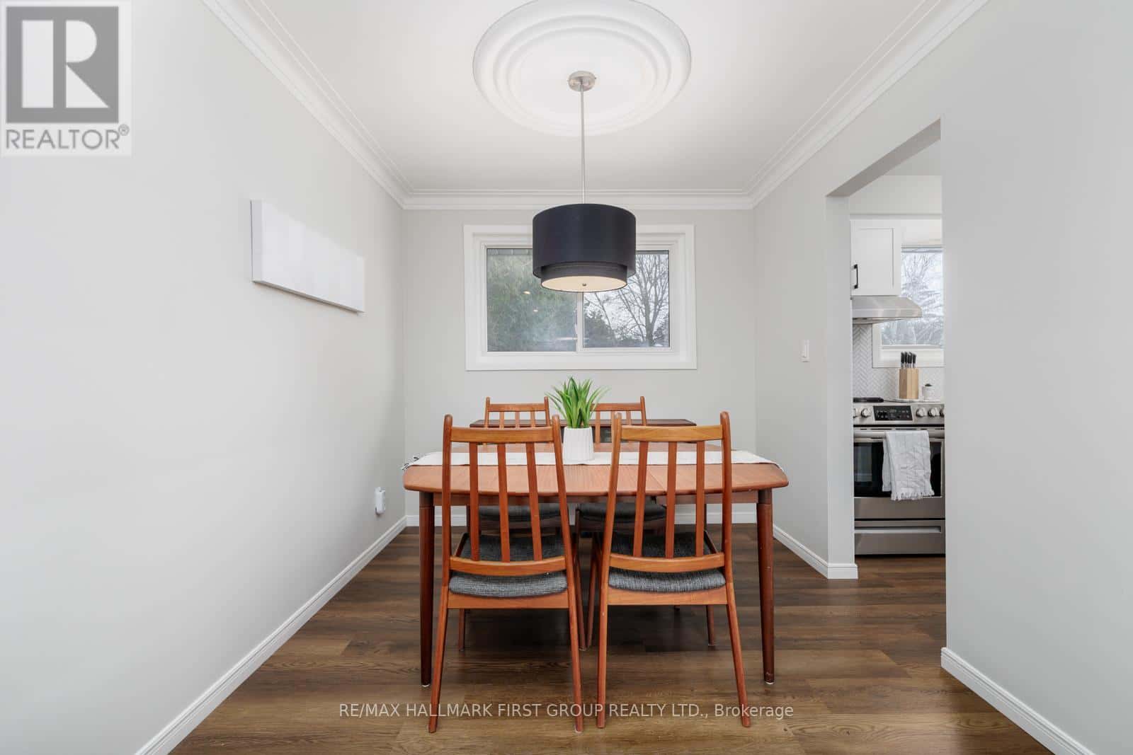 Clarington (Bowmanville), Ontario — Clarington (Bowmanville), Ontario - Photo 4 of 34