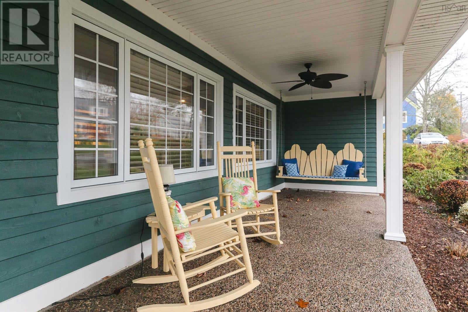 45 Pleasant Street — Mahone Bay, Nova Scotia - Photo 4 of 42