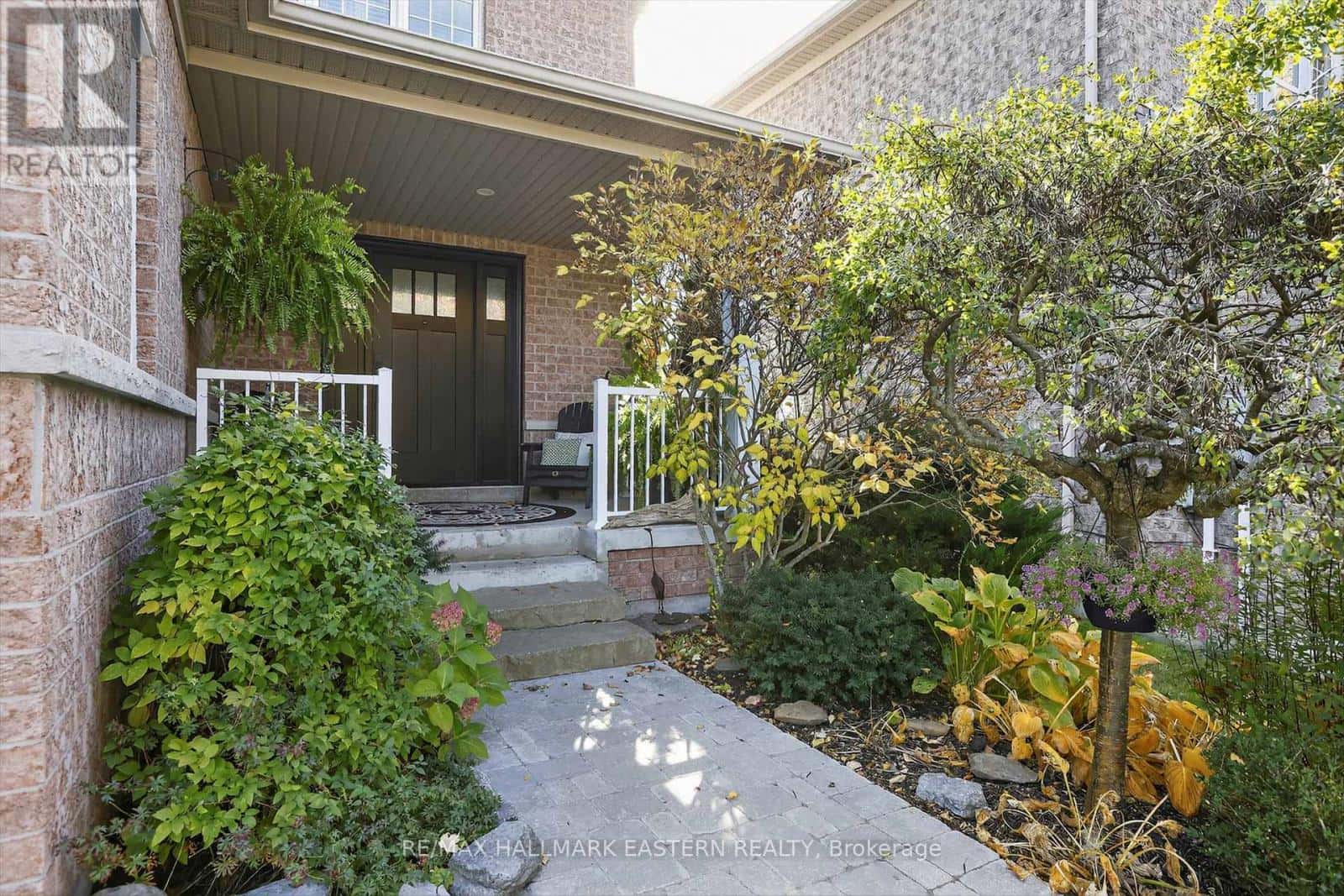 110 SLEEMAN SQUARE — Clarington (Courtice), Ontario - Photo 4 of 49