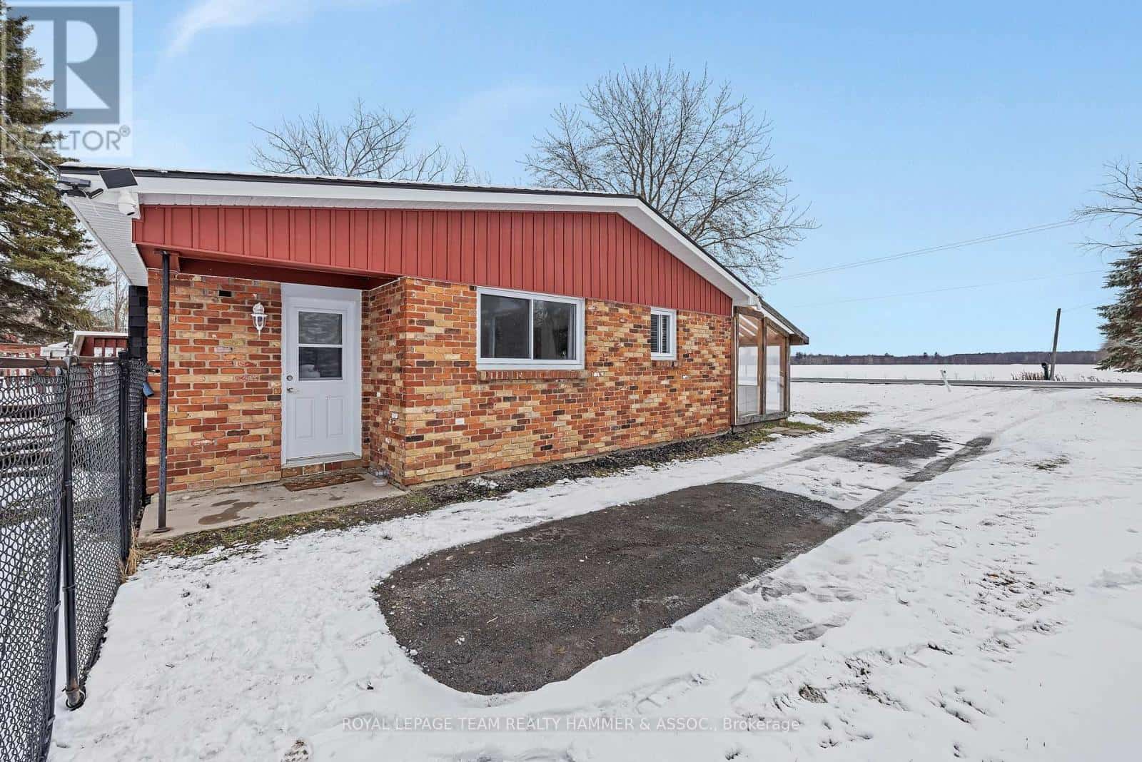 4691 COUNTY RD 10 — The Nation, Ontario - Photo 4 of 28