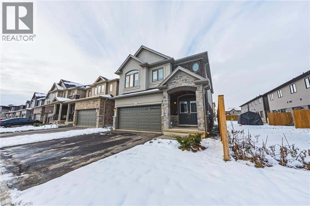 4 BRODDY Avenue — Brantford, Ontario - Photo 2 of 36