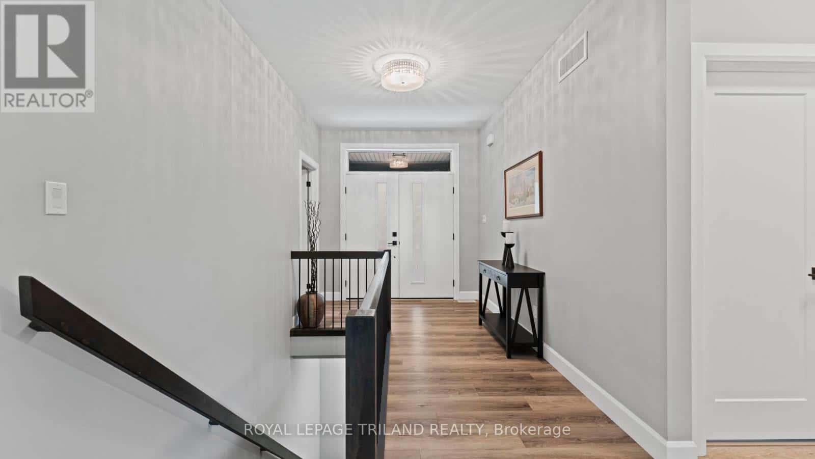 8443 GOOSEMARSH LINE — Lambton Shores, Ontario - Photo 4 of 49