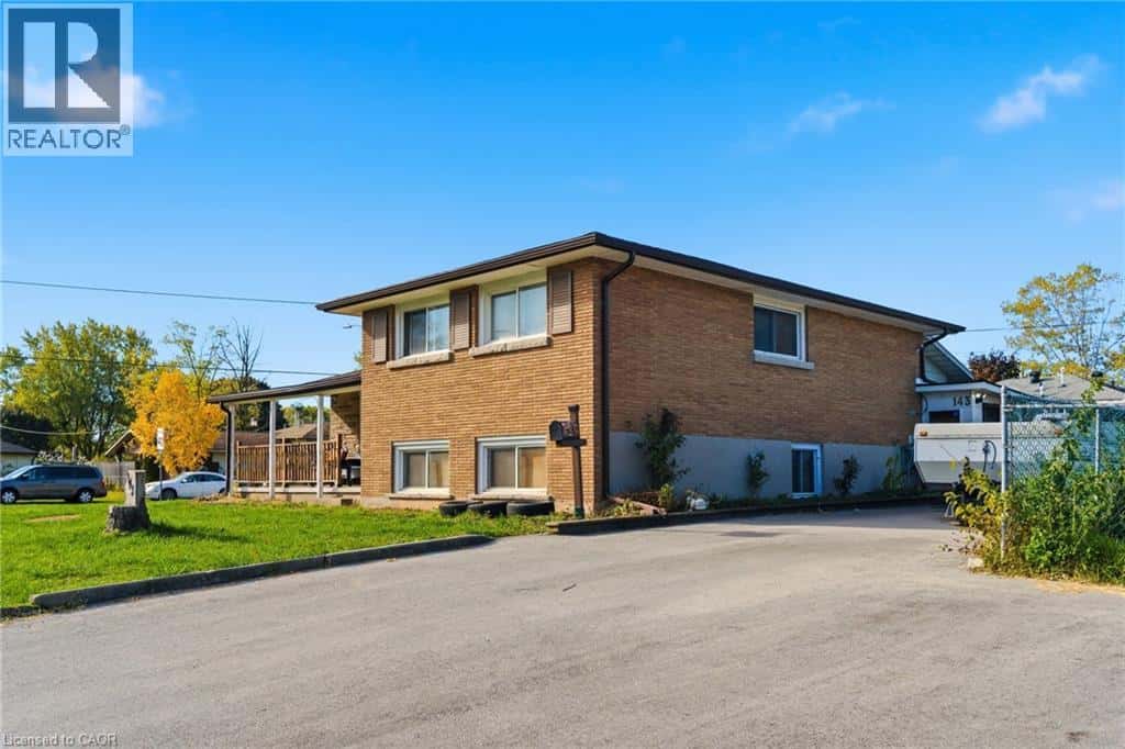 143 ABERDEEN Street — Fort Erie, Ontario - Photo 3 of 22