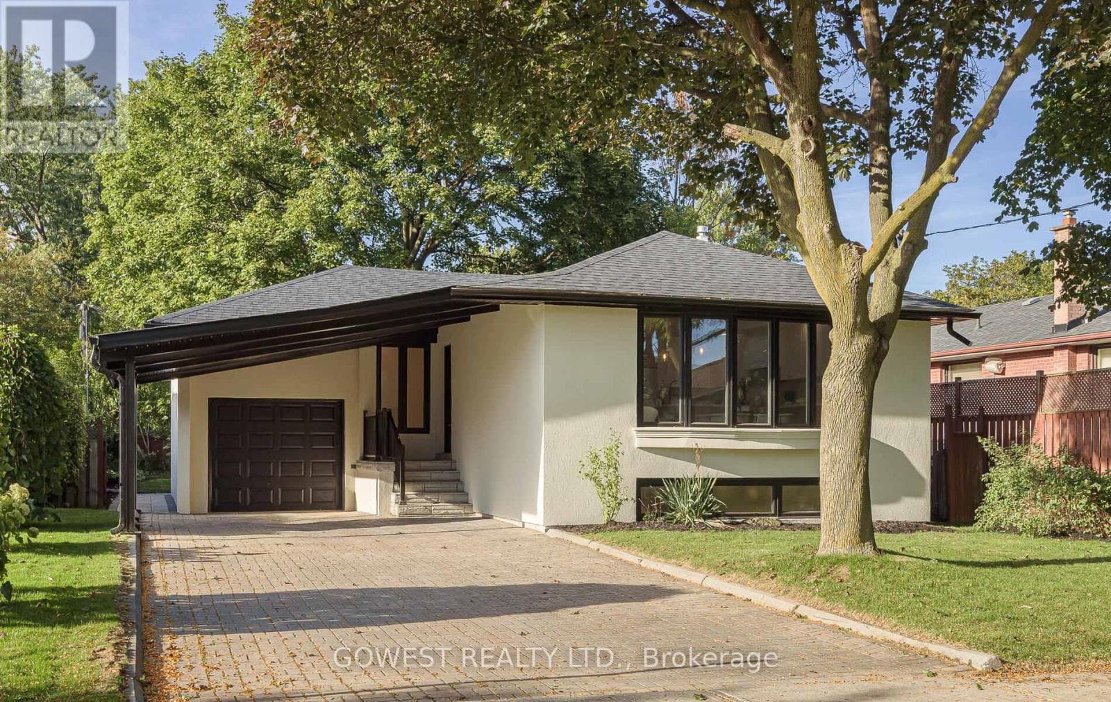 27 HOLLISTER ROAD — Toronto (Eringate-Centennial-West Deane), Ontario - Main photo