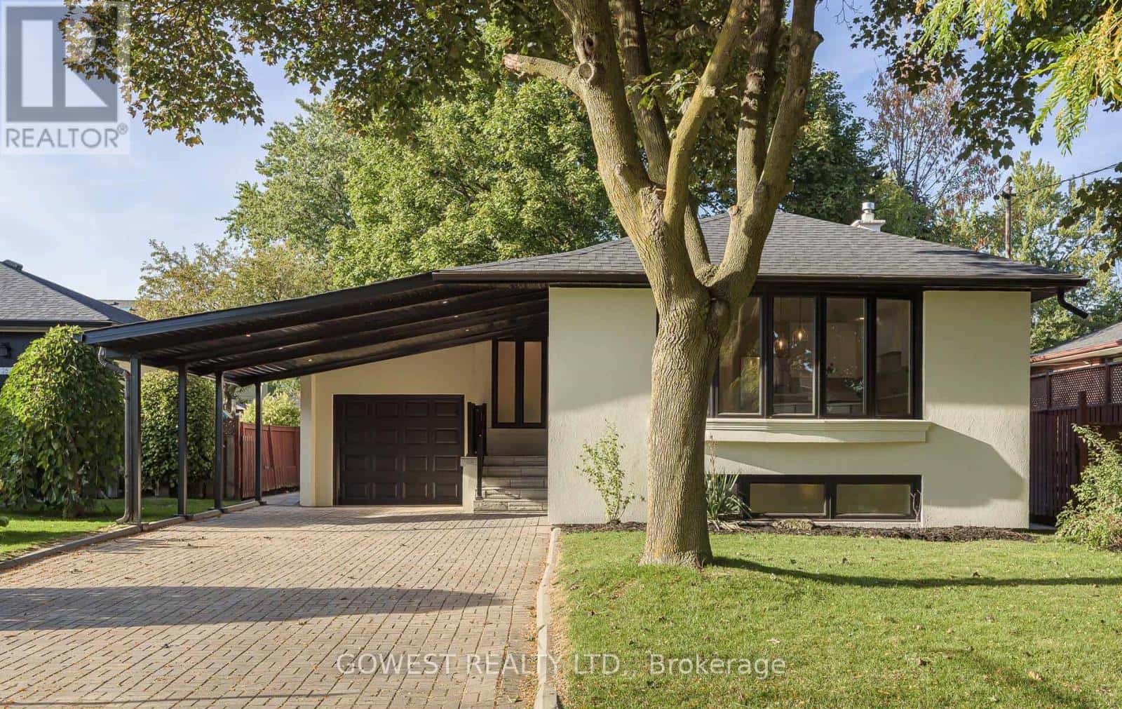 27 HOLLISTER ROAD — Toronto (Eringate-Centennial-West Deane), Ontario - Photo 2 of 40