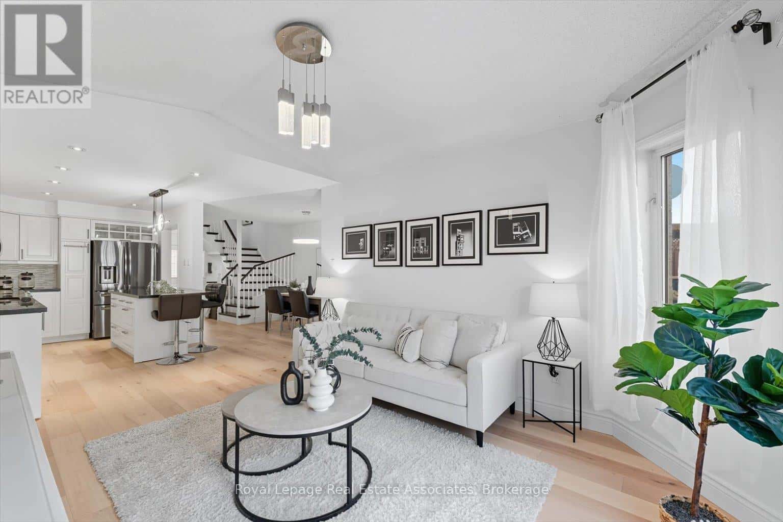 443 STONETREE COURT — Mississauga (Cooksville), Ontario - Photo 5 of 39