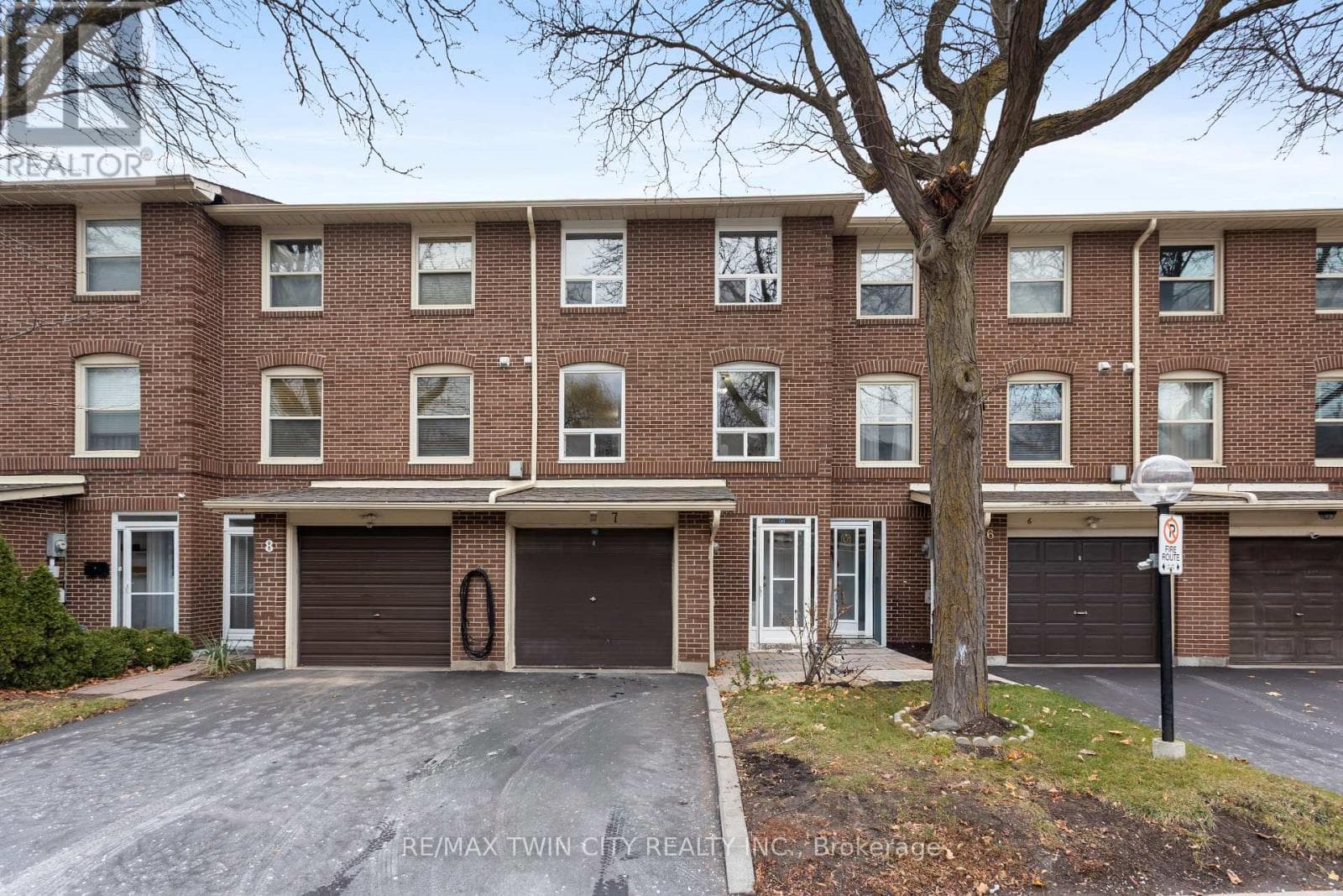 7 EDEN PARK DRIVE — Brampton (Southgate), Ontario - Main photo