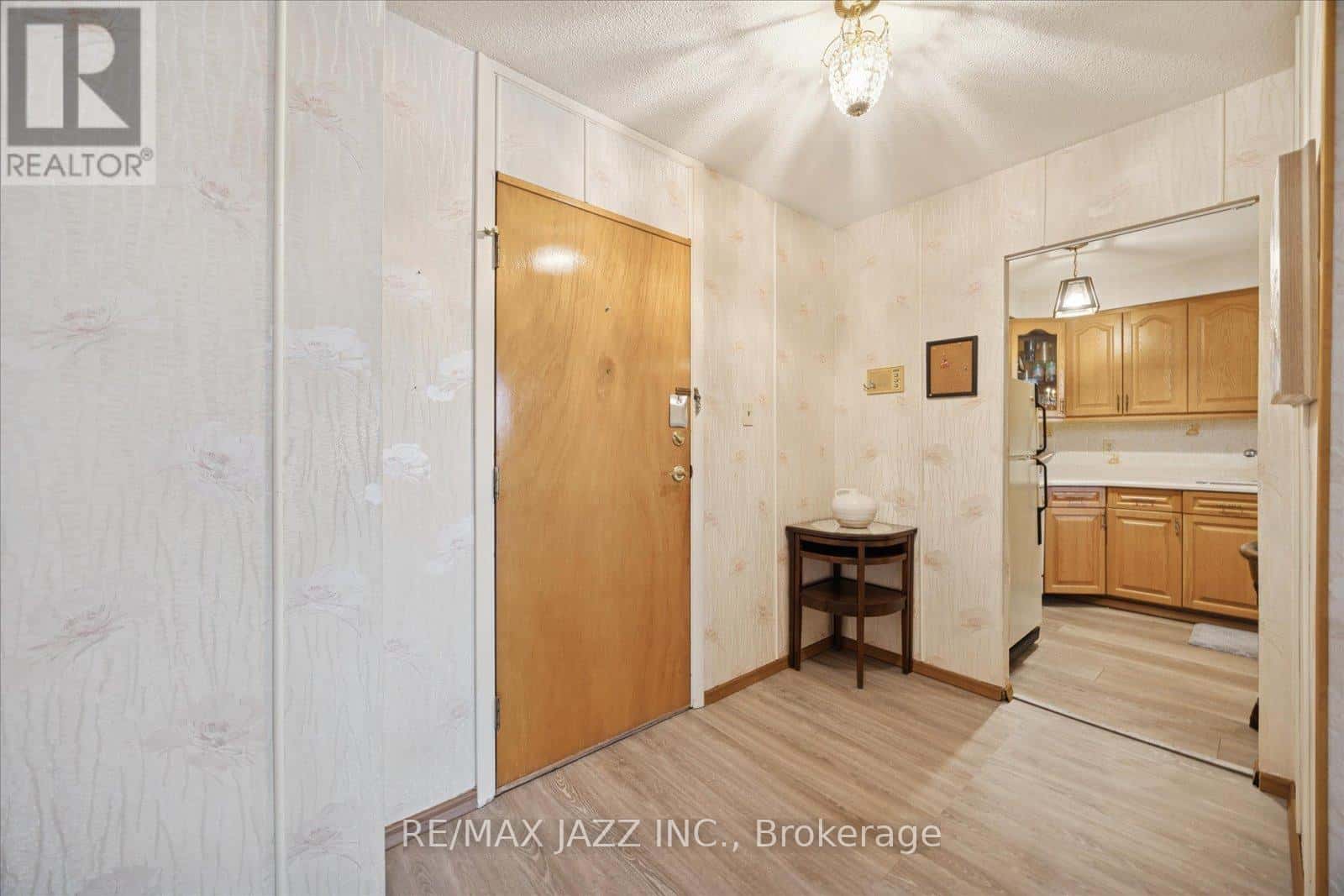 102 - 120 ELGIN STREET W — Oshawa (O'Neill), Ontario - Photo 4 of 23