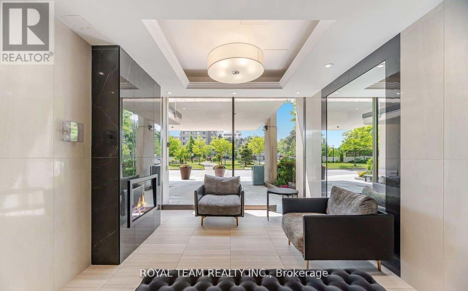 201 - 735 DON MILLS ROAD — Toronto (Flemingdon Park), Ontario - Photo 3 of 14